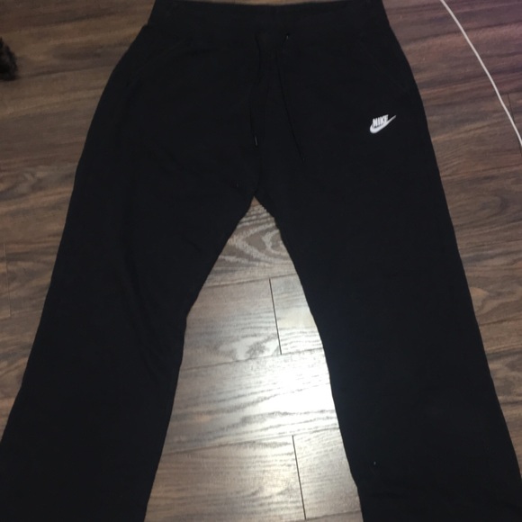 Nike Sweatpants - Picture 2 of 4